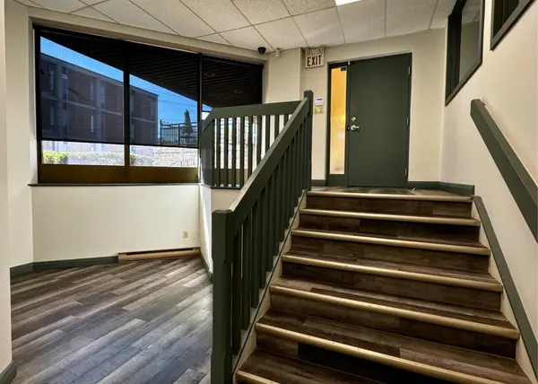 Barrie, ON L4M 3B3,135 Bayfield ST #102