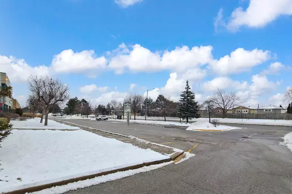 Mississauga, ON L5L 4L4,3185 Unity DR