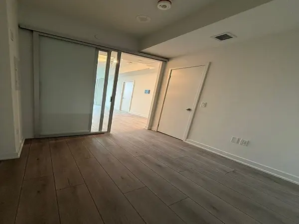 Mississauga, ON L5A 4C6,1 Fairview RD E #517