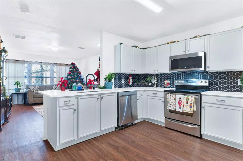 Dallas, TX 75249,5722 Firethorn Drive