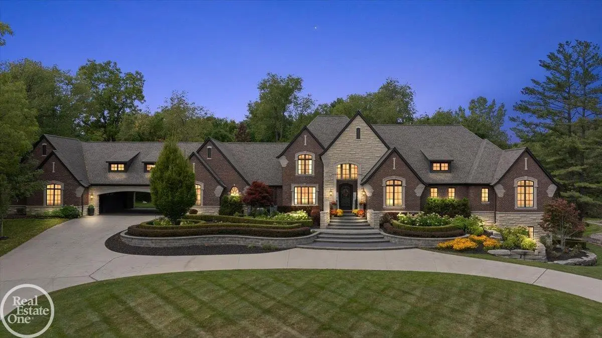 67773 Quail Ridge DR, Washington Twp, MI 48095