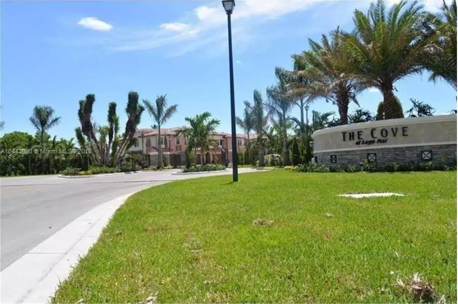 Plantation, FL 33325,176 SW 127th Terr