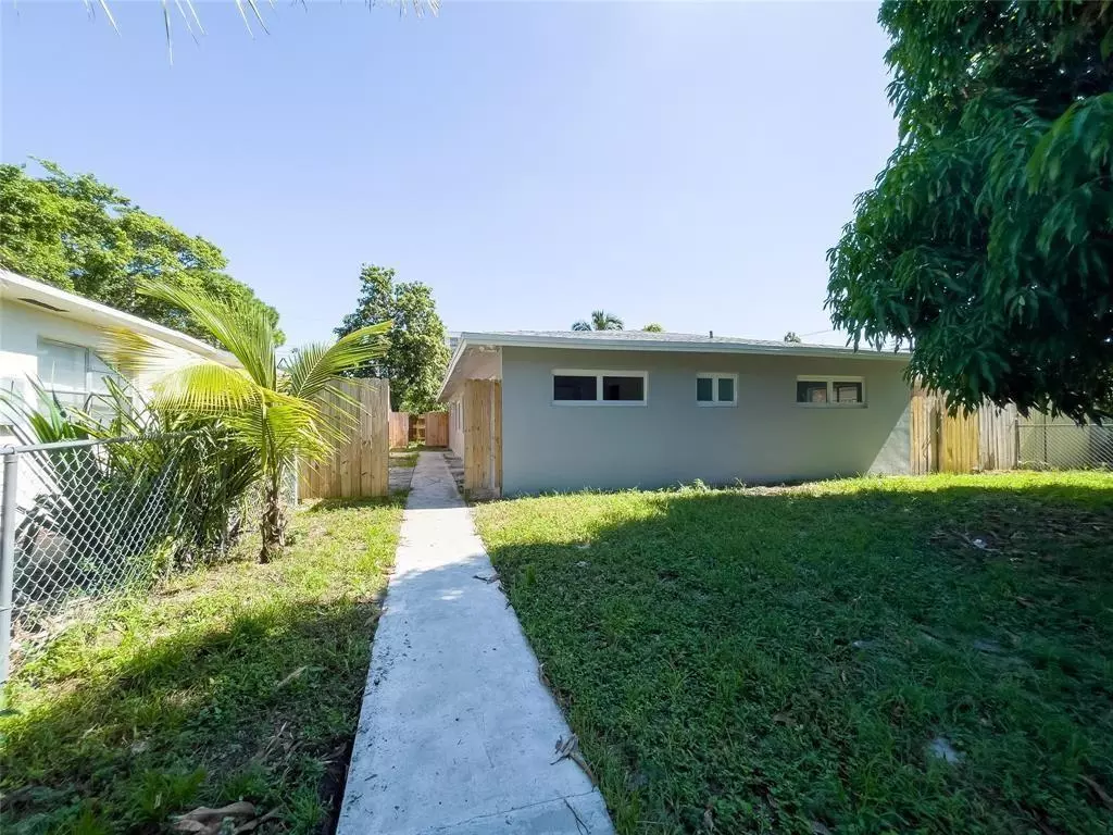 Pompano Beach, FL 33060,833 SW 7th St