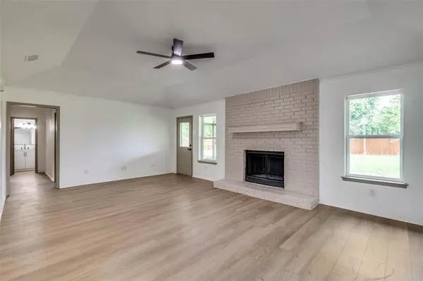 Mansfield, TX 76063,402 Country Meadow Drive