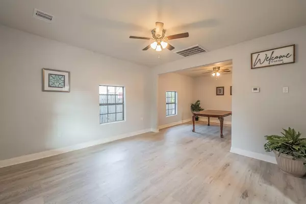 Fort Worth, TX 76110,2141 S Jennings Avenue