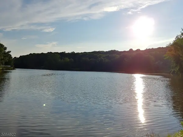 Hampton Twp., NJ 07860,208 Highland Ave