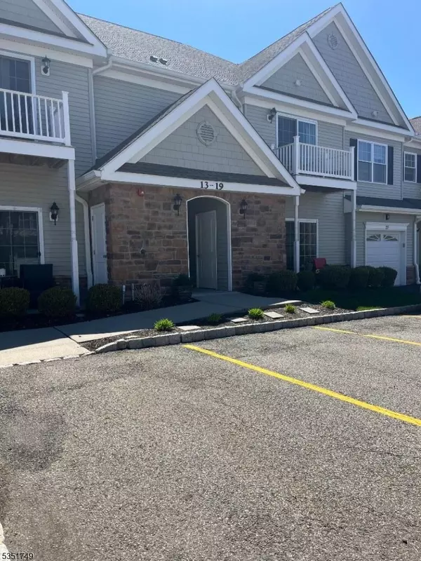 Wanaque Boro, NJ 07420,19 Dogwood Ln #19