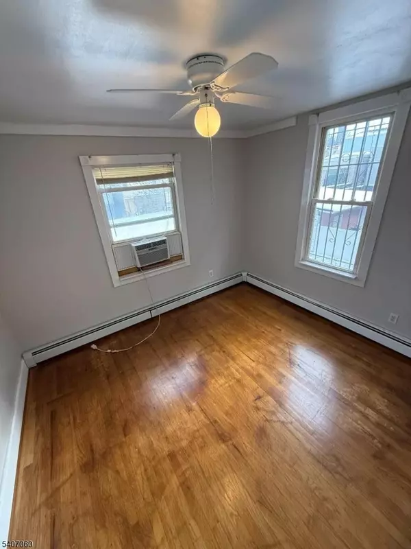 Newark City, NJ 07104,243 Lake St