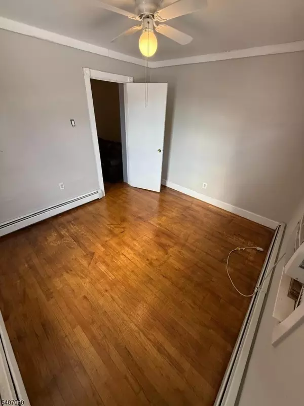 Newark City, NJ 07104,243 Lake St