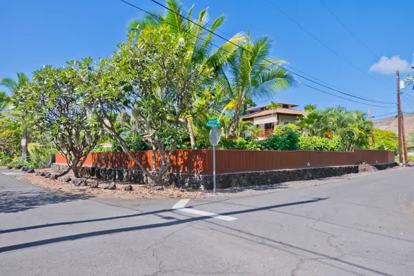 82-6277 KAHAULOA ST, Captain Cook, HI 96704