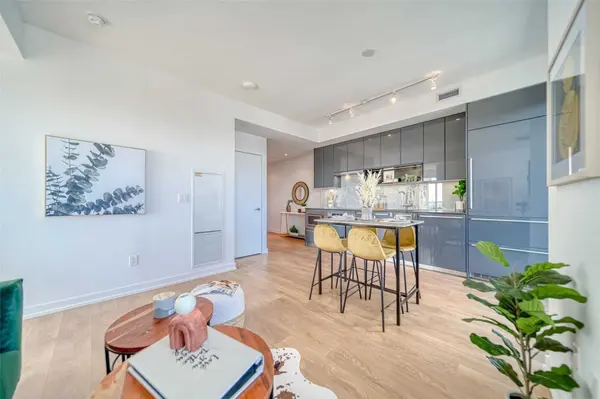 Toronto C15, ON M2K 0E3,115 Mcmahon DR #2610