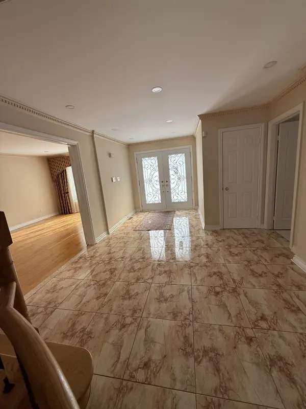 Toronto C07, ON M2R 3V6,6 Carriage LN