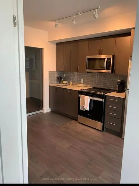 Oshawa, ON L1C 4P1,2550 Simcoe ST #1114