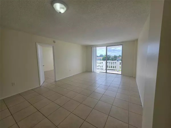 Miami, FL 33169,15600 NW 7th Ave #518