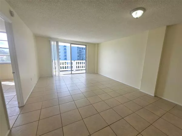 Miami, FL 33169,15600 NW 7th Ave #518