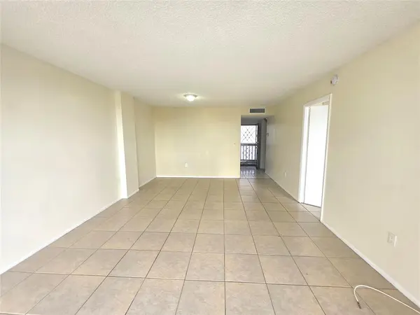 Miami, FL 33169,15600 NW 7th Ave #518