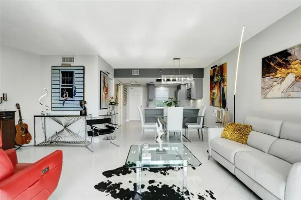 Pompano Beach, FL 33069,3507 Oaks Way #508