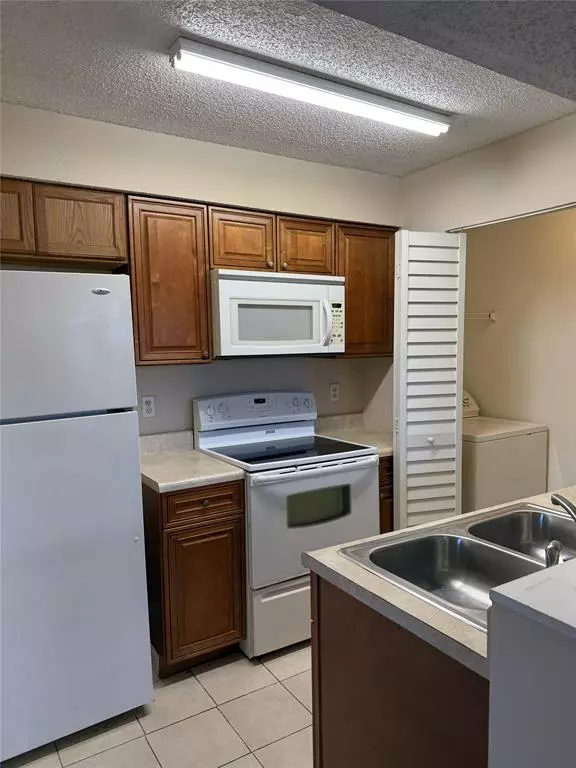 Pompano Beach, FL 33069,1253 SW 46th Ave #1616