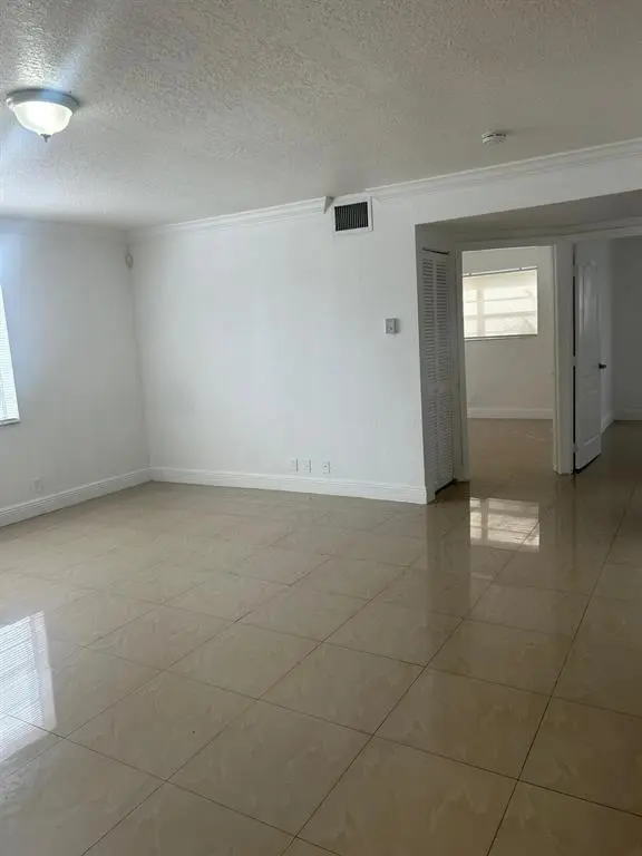 Hallandale Beach, FL 33009,110 SE 2nd St #201