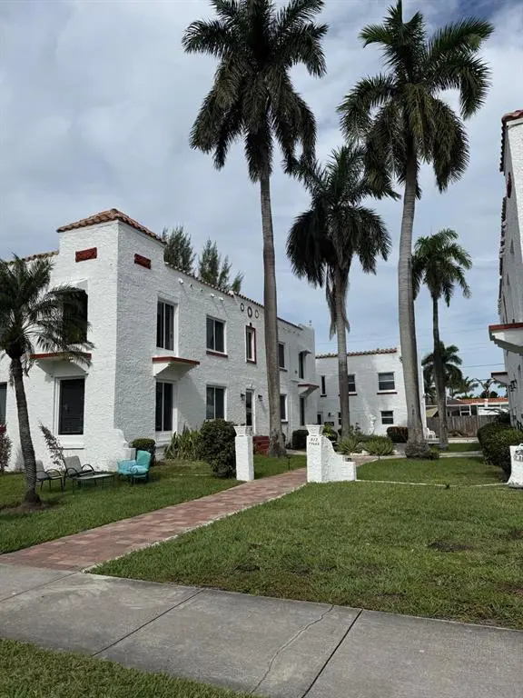 Hollywood, FL 33019,817 Tyler St #10