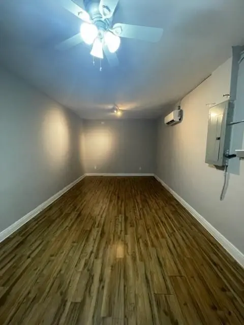 Hialeah, FL 33015,7871 NW 181st St