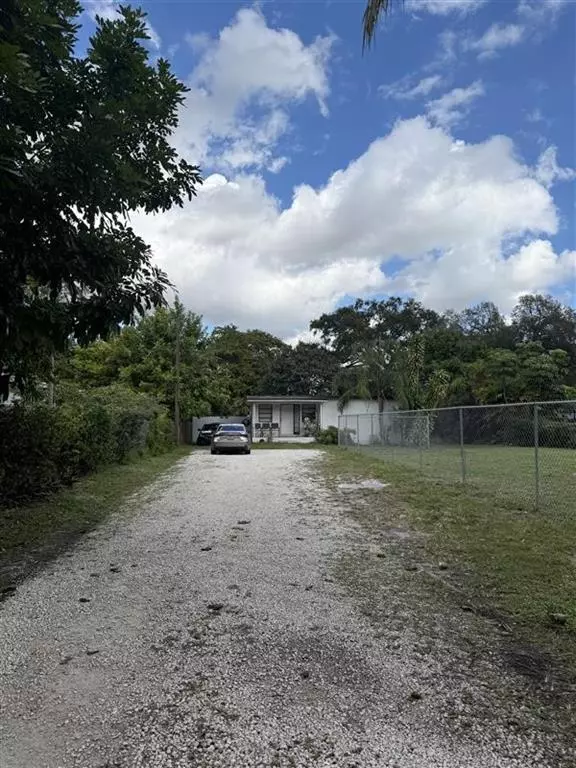 Miramar, FL 33023,6315 SW 32nd St