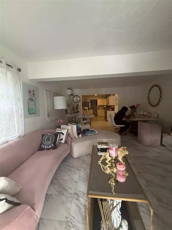 Miramar, FL 33023,6315 SW 32nd St