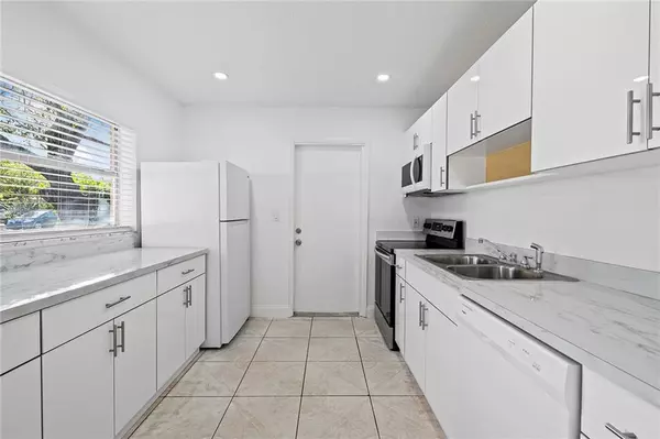 Fort Lauderdale, FL 33311,583 NW 17TH PL #A