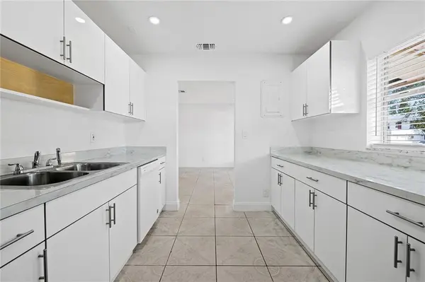 Fort Lauderdale, FL 33311,583 NW 17TH PL #A