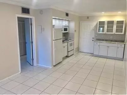 Coral Springs, FL 33065,2700 Riverside Dr #302-B