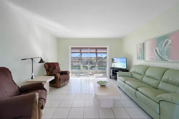 Miami, FL 33180,2880 NE 203rd St #36