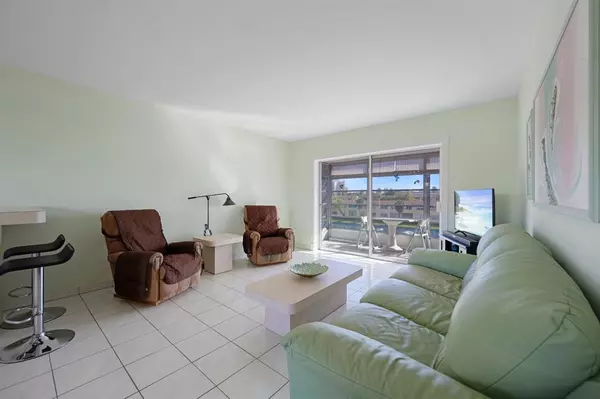 Miami, FL 33180,2880 NE 203rd St #36