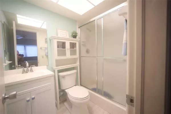 Pompano Beach, FL 33060,601 Pine Dr #207