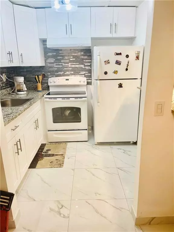 Boca Raton, FL 33434,446 Fanshaw K #466