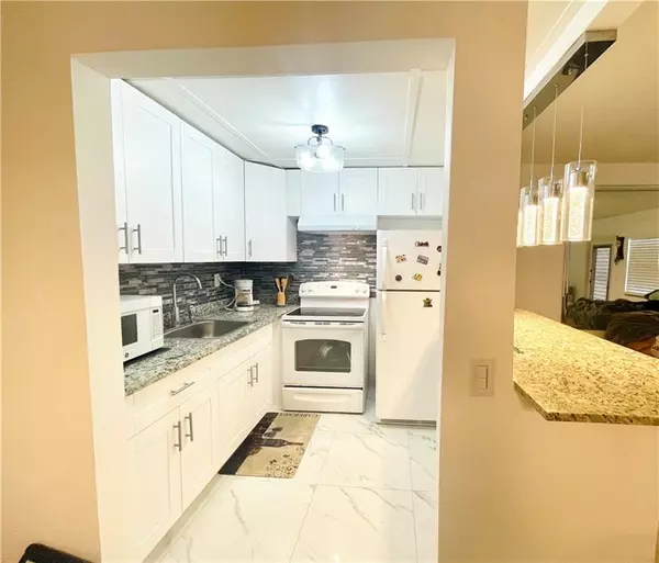 Boca Raton, FL 33434,446 Fanshaw K #466