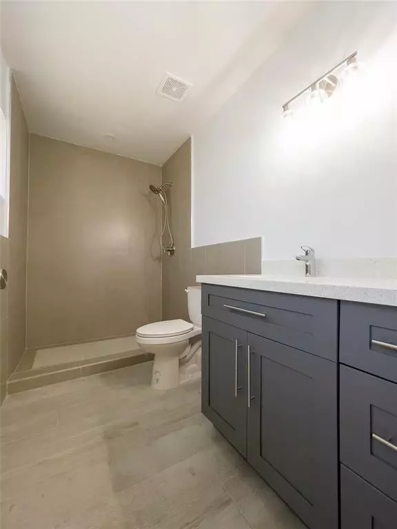 Pompano Beach, FL 33060,833 SW 7th St