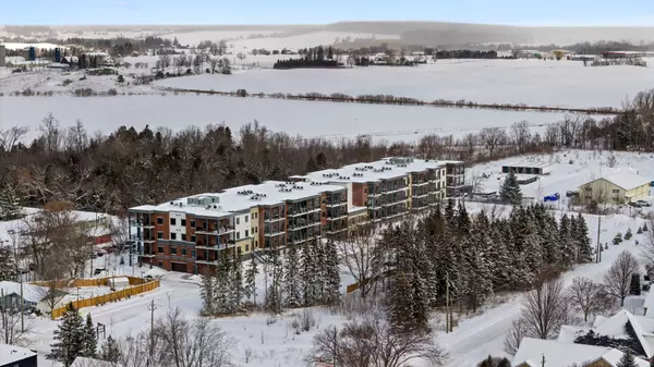 Clearview, ON L0M 1G0,121 Mary ST #224