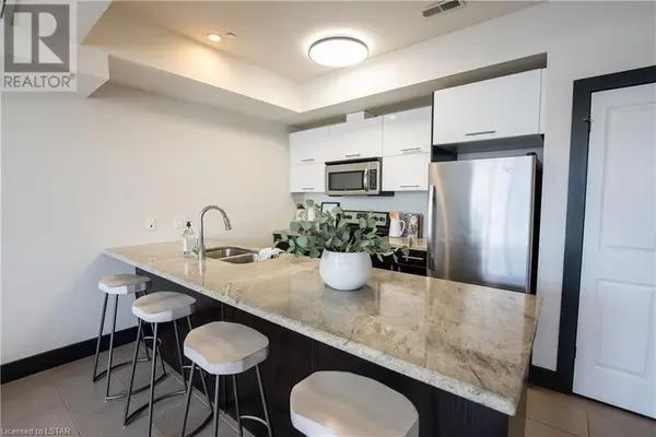 London North, ON N5X 3W1,112 North Centre RD #38