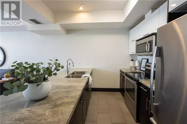 London North, ON N5X 3W1,112 North Centre RD #38