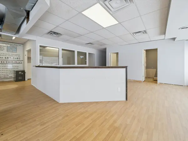 Gravenhurst, ON P1P 1H4,210-250 Brock ST