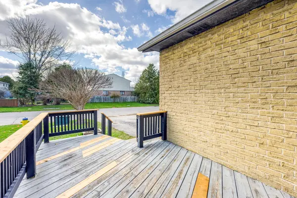 Sarnia, ON N7S 4E4,834 Lanark CRES