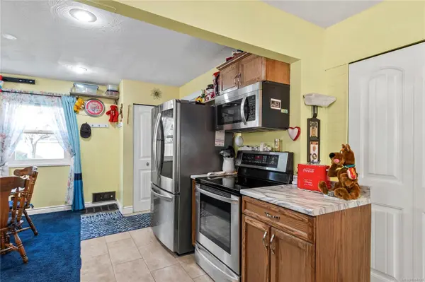 2742 Vargo Rd, Campbell River, BC V9W 4W9