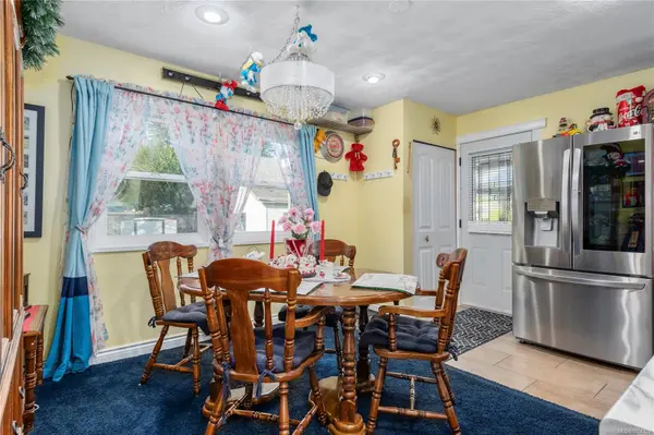 2742 Vargo Rd, Campbell River, BC V9W 4W9