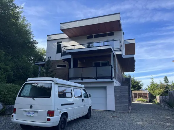 604 Alberto Rd, Tofino, BC V0R 2Z0