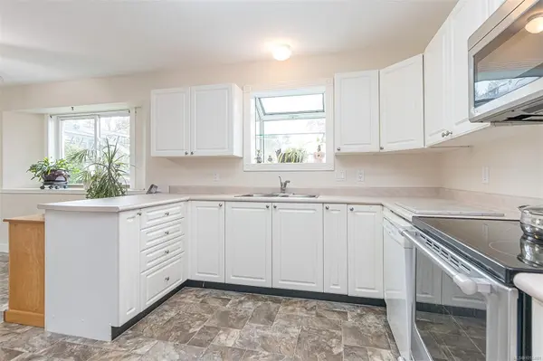 540 Al Wilson Grove #102C, Duncan, BC V9L 5H3