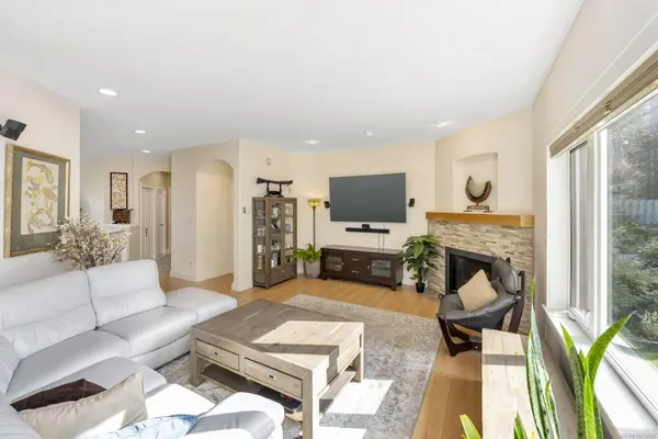 2398 Tanner Ridge Pl, Central Saanich, BC V8Z 7X6