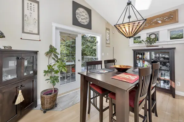 2398 Tanner Ridge Pl, Central Saanich, BC V8Z 7X6