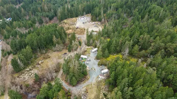 687-689 Shawnigan Lake Rd, Shawnigan Lake, BC V0R 2L0