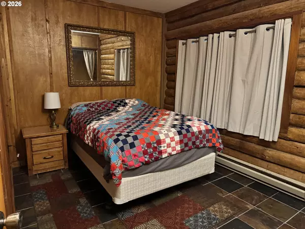 Reedsport, OR 97467,423 CAMELLIA CT