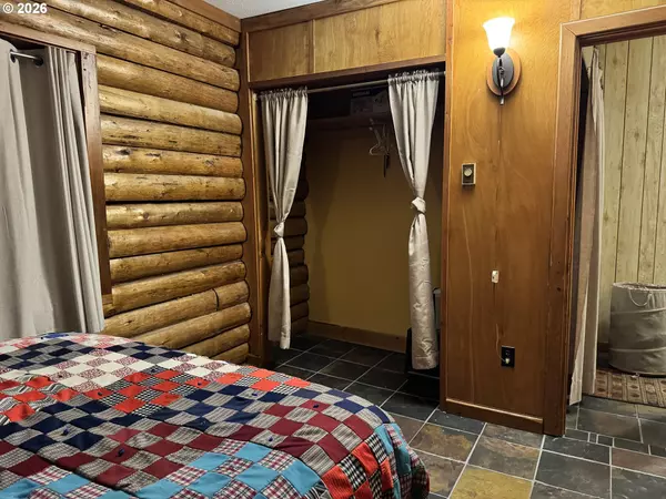 Reedsport, OR 97467,423 CAMELLIA CT